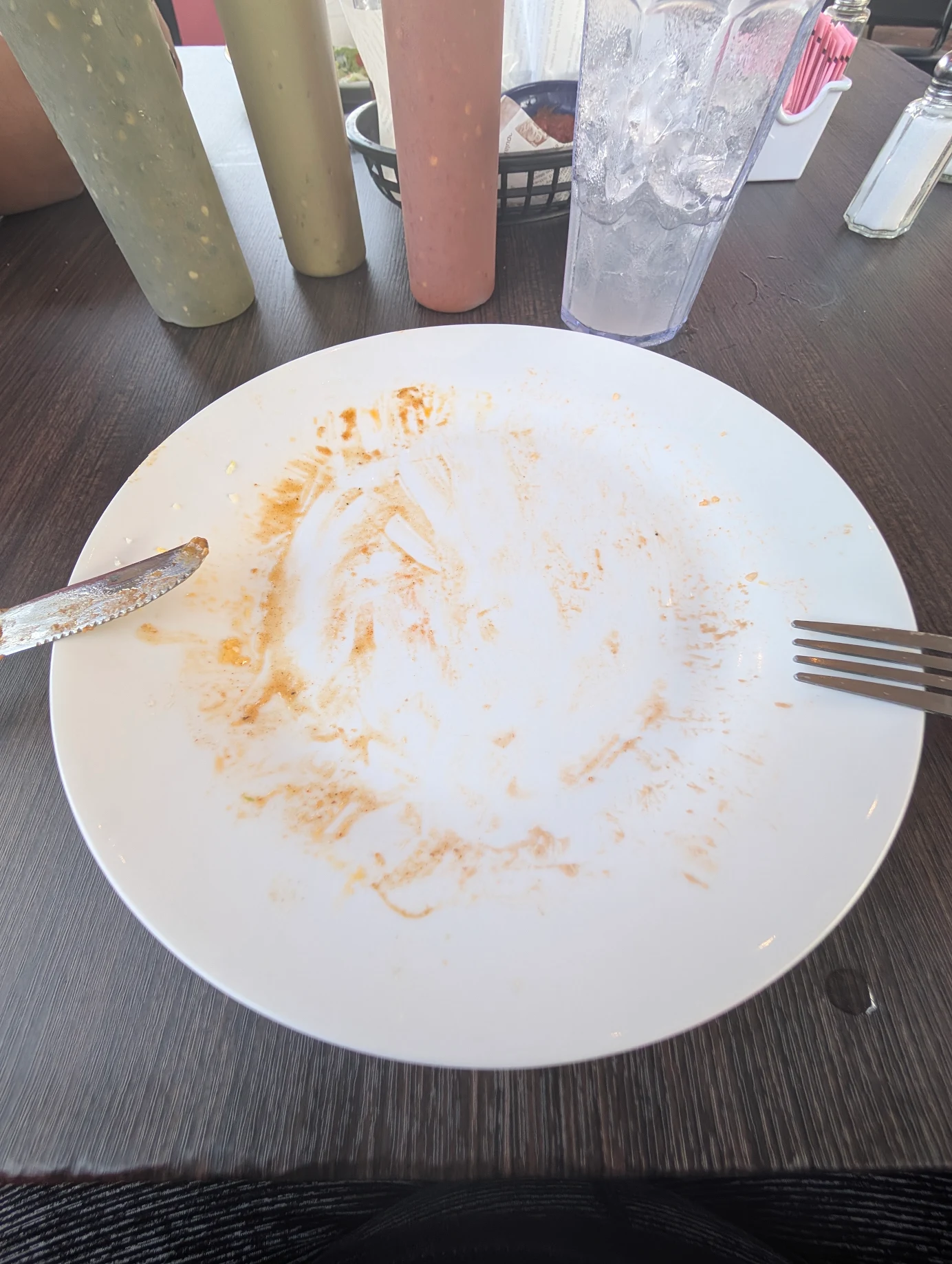 An empty plate after a guest enjoyed their meal at Con Amor Cocina Y Cantina